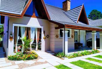 Meu Cantinho Canela allows 18 year olds to book a room