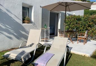 Habitaci  n con jard  n y terraza en el Tosalet has Balcony rooms