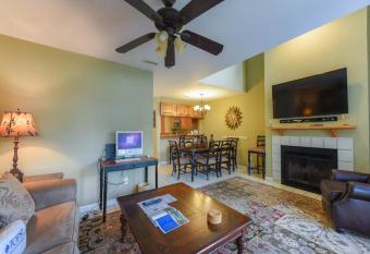 TOPS'L Tennis Village has Balcony rooms