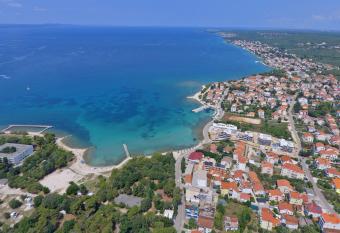 Rooms & Apartments Hegic has rooms with a private hot tub