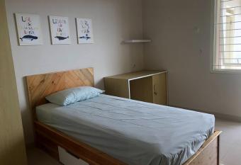 OYO Life 3093 Kost Bale Teduh allows 18 year olds to book a room