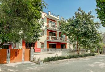 Treebo Iffco Chowk allows 18 year olds to book a room