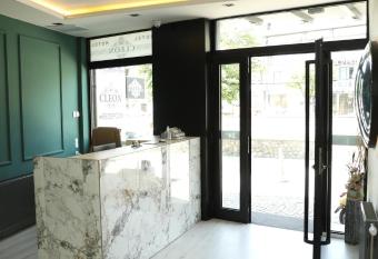 Hotel Cleon has Balcony rooms