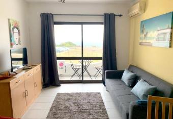 One bedroom appartement at Carvoeiro 100 m away from the beach with sea view furnished balcony and wifi has Balcony rooms