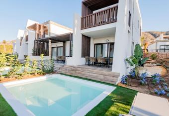 Grand Luxor Village has Balcony rooms