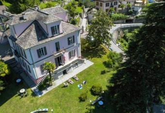 Villa Edera Exclusive Rental has Balcony rooms