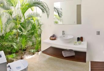 Jungle Lodge Boutique Hotel - Adults Only has Balcony rooms