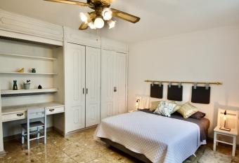 Pepe s House Guayaquil I MicroHostel Self Check-In has Balcony rooms