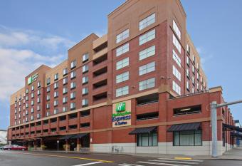Hilton Garden Inn Tacoma Downtown allows 18 year olds to book a room