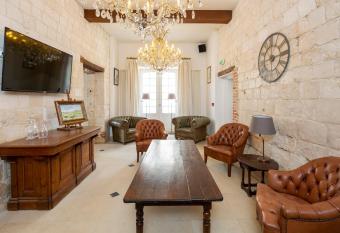 H  TEL JEAN DE BRUGES has Balcony rooms