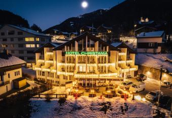 DESIGn und FERIEN HOTEL CHRISTANIA allows 18 year olds to book a room