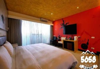 R8 Eco Hotel has Balcony rooms