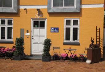 Odense City B&B allows 18 year olds to book a room