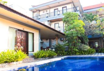 Putu Guest House 2 has Balcony rooms