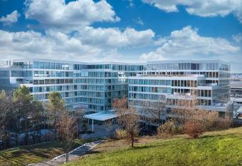 Hyatt Regency Zurich Airport Circle allows 18 year olds to book a room