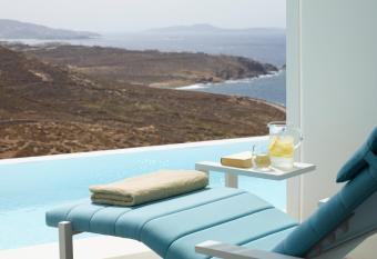 Epic Blue Mykonos has rooms with a private hot tub