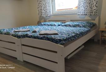 Penzion u Vodn  ka has rooms with a private hot tub