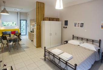 Luxurious Studio, near Athens Airport allows 18 year olds to book a room