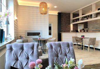 Hotel Pfennigskrug allows 18 year olds to book a room