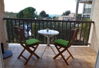 Sanary Bandol plein SUD has Balcony rooms