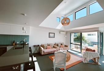 Sea Breeze 3 bedroom Apartment Mount Maunganui allows 18 year olds to book a room