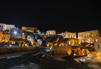 Kalsedon Cave Suites has Balcony rooms