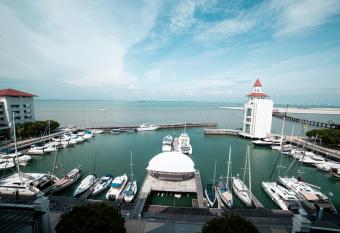 Luxury Marina Suite with PoolView at Strait Quay By theSea has Balcony rooms