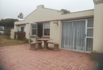 NOU TOE NOU has Balcony rooms