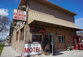 City Center Motel allows 18 year olds to book a room