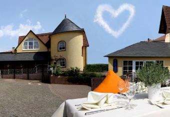 Hotel Krone allows 18 year olds to book a room