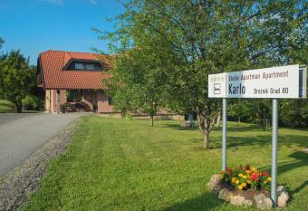 Studio Apartment Karlo has Balcony rooms