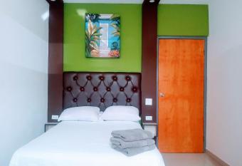 HOMELY STUDIO APARTMENT CURACAO allows 18 year olds to book a room