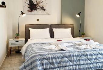 City House Elegant has Balcony rooms