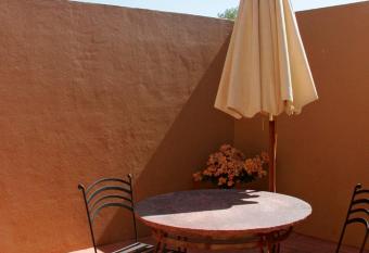 Villas Casa de Aves has rooms with a private hot tub