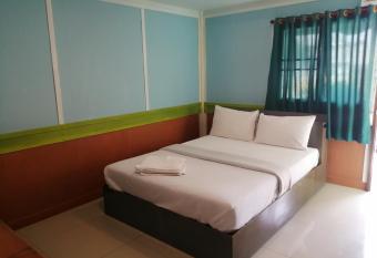 Nang Phraya Resort has Balcony rooms