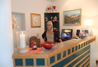 Hotel Garni Classico has Balcony rooms