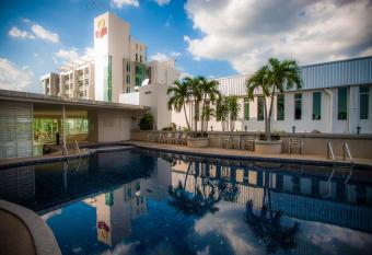 Golden City Rayong Hotel - SHA Extra Plus Certified has Balcony rooms