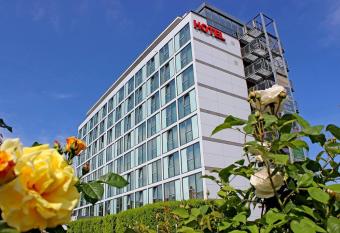 Panorama Hotel am Rosengarten allows 18 year olds to book a room