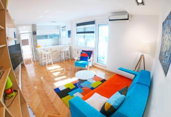 NoMad place has Balcony rooms