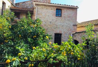 La Vieille Demeure has Balcony rooms