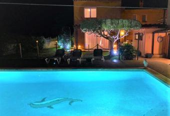 Cal Joan allows 18 year olds to book a room