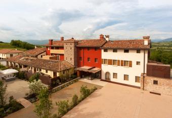 Elliot Osteria e dormire in collina has Balcony rooms
