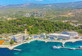 Perla Resort has Balcony rooms