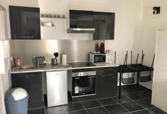 Jolis studios centre Avignon has Balcony rooms