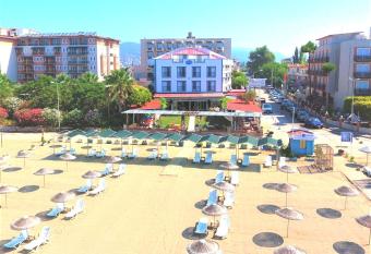 Gumuldur Mavi Deniz Hotel has Balcony rooms