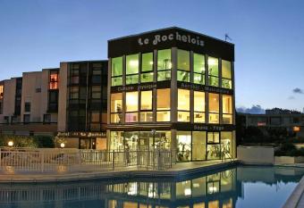 Logis H  tel Le Rochelois has Balcony rooms