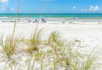 Beach Villa A allows 18 year olds to book a room