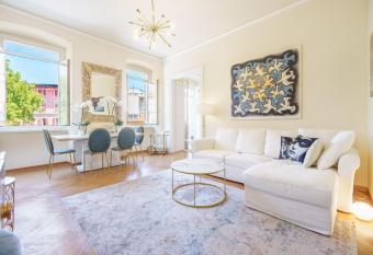 James Joyce Luxury Apartment has Balcony rooms