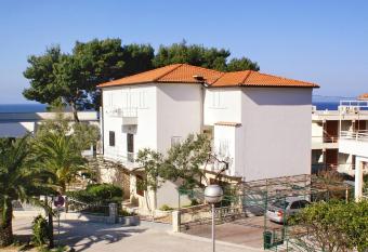 Apartments by the sea Podgora, Makarska - 4330 has Balcony rooms