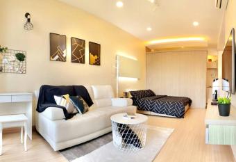 CozyStudio #1-3pax Paradigm Mall, Legoland has Balcony rooms